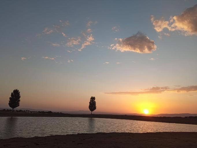Apartamento Turistico El Esquilon Calzadilla المظهر الخارجي الصورة